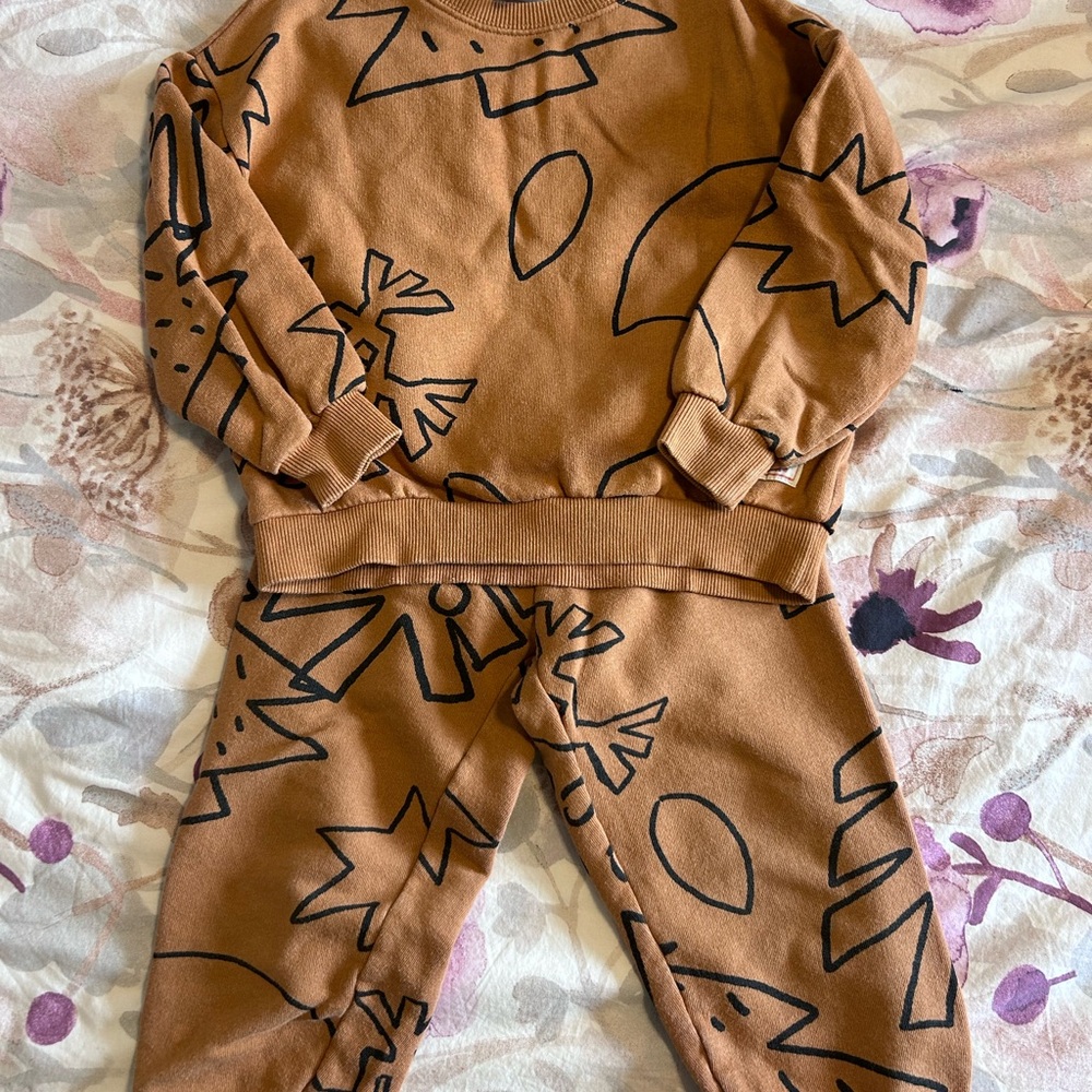 Zara Brown Graphic Sweatshirt and Pants Set Christmas Fall